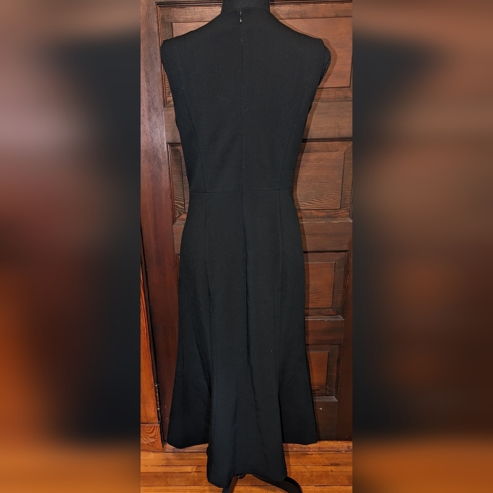 NWOT Chic LBD - Picture 3 of 4